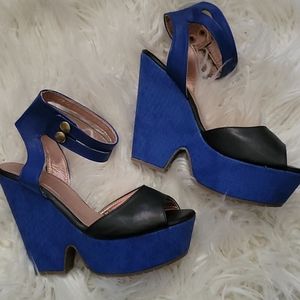 WEDGE SANDAL